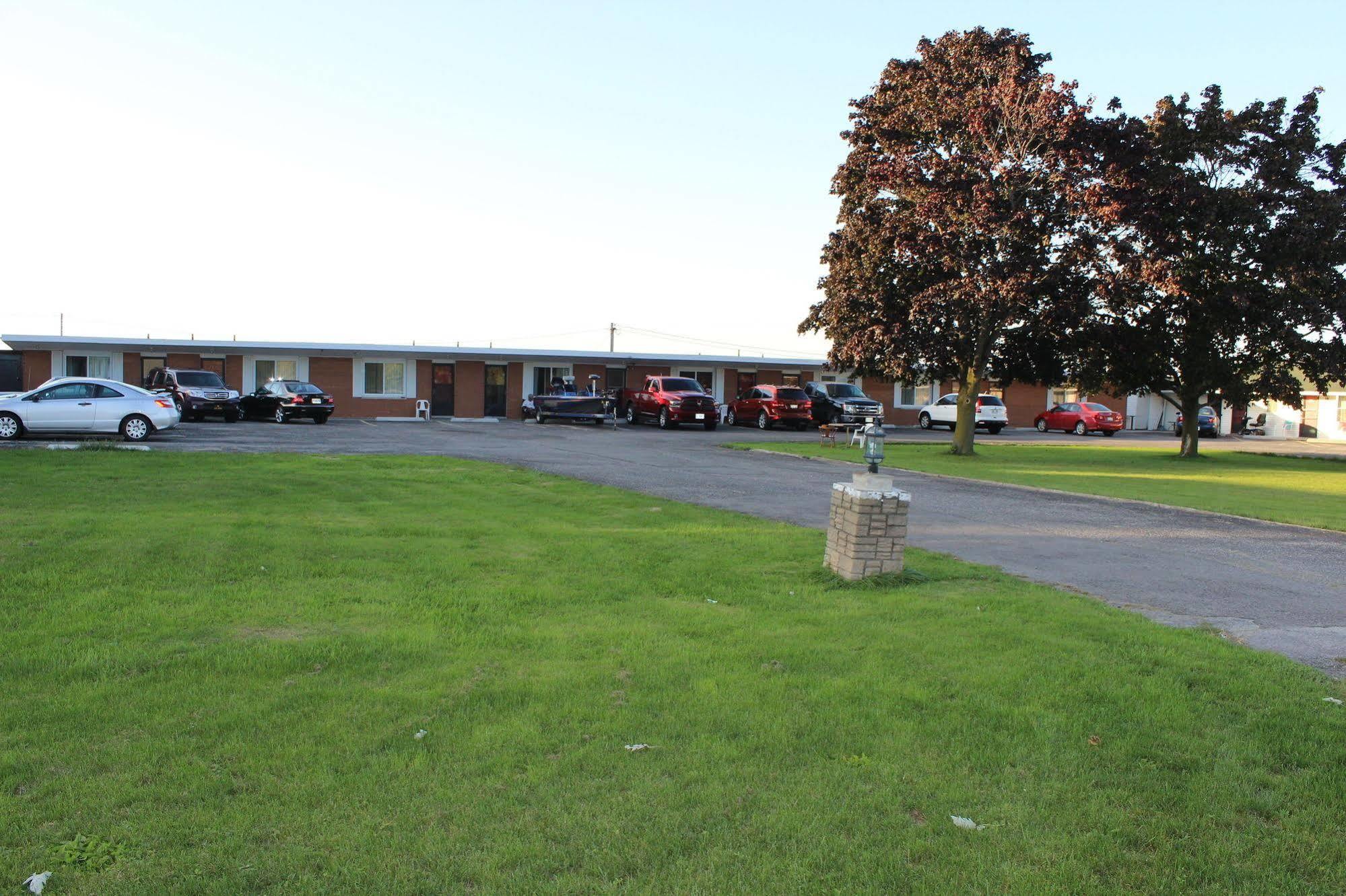Colonial Motel Chatham-Kent Exterior foto